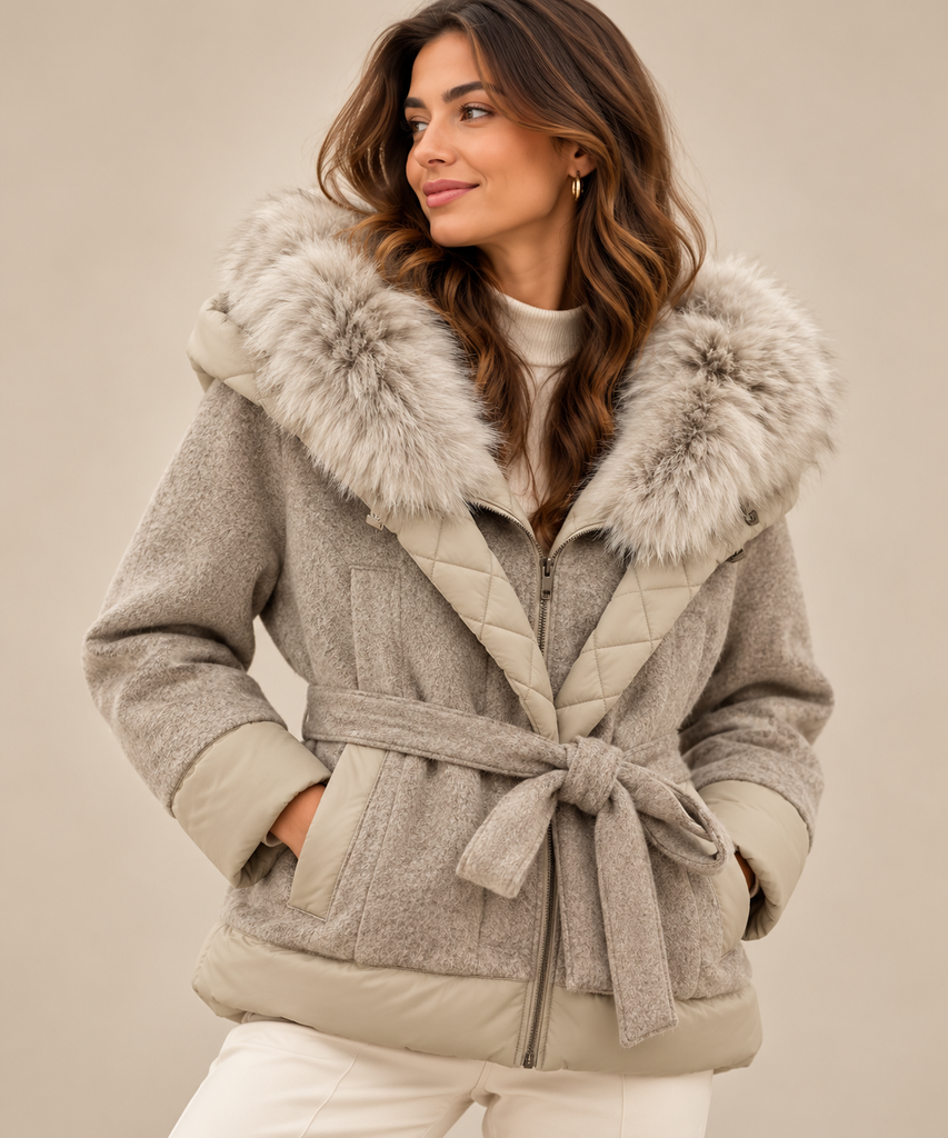 Veste beige à capuche et grand col — TU